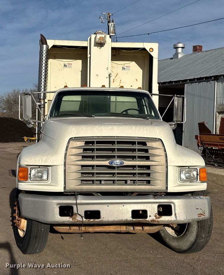 image for item NN9732 1996 Ford F800 refuse truck