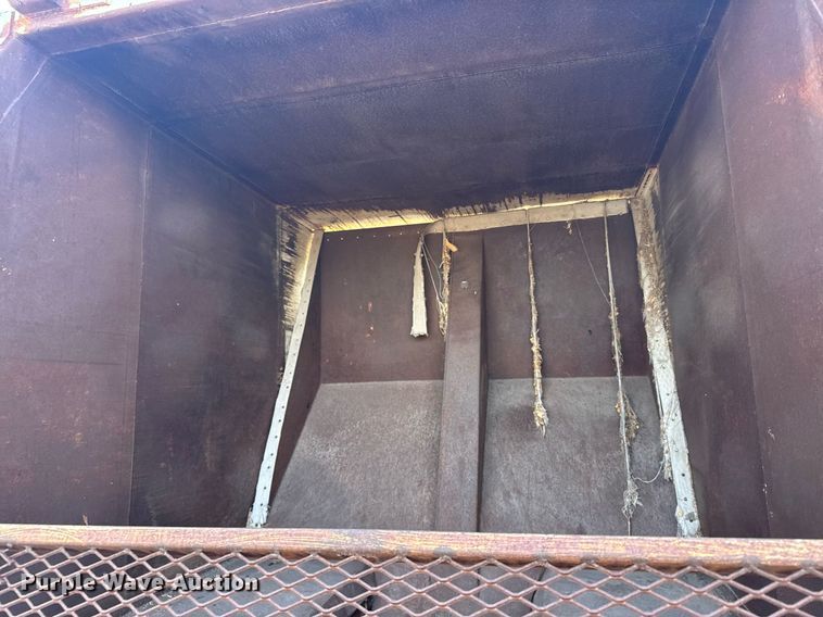 image for item NN9732 1996 Ford F800 refuse truck