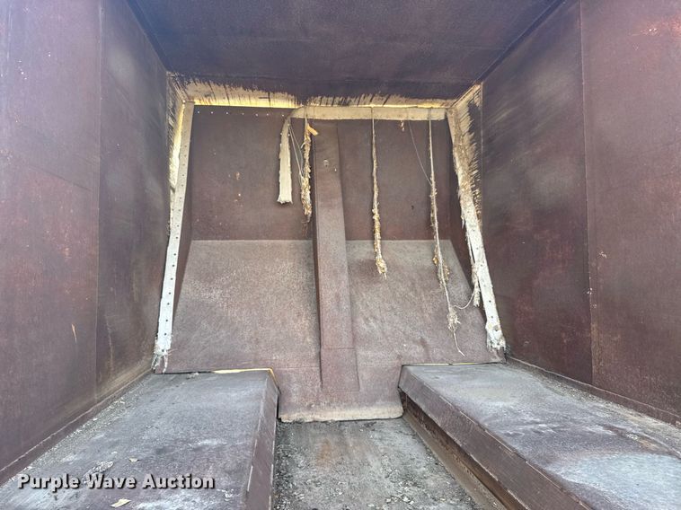 image for item NN9732 1996 Ford F800 refuse truck