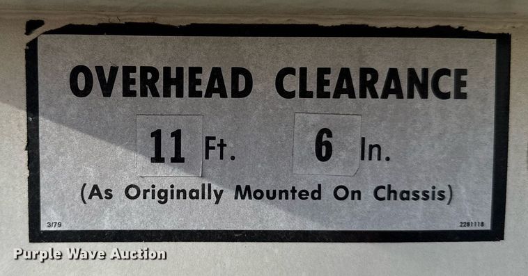 image for item NN9732 1996 Ford F800 refuse truck