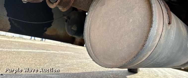 image for item NN9732 1996 Ford F800 refuse truck