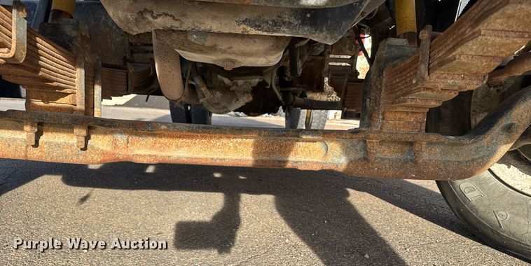 image for item NN9732 1996 Ford F800 refuse truck