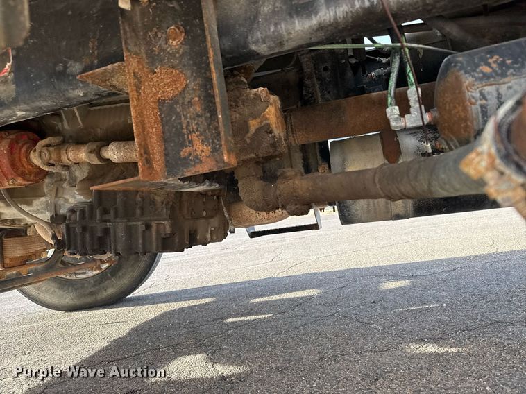 image for item NN9732 1996 Ford F800 refuse truck