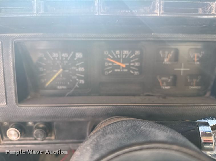 image for item NN9732 1996 Ford F800 refuse truck