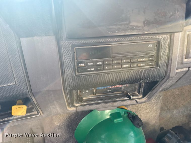 image for item NN9732 1996 Ford F800 refuse truck