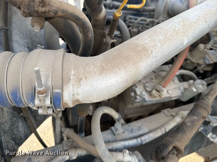 image for item NN9732 1996 Ford F800 refuse truck