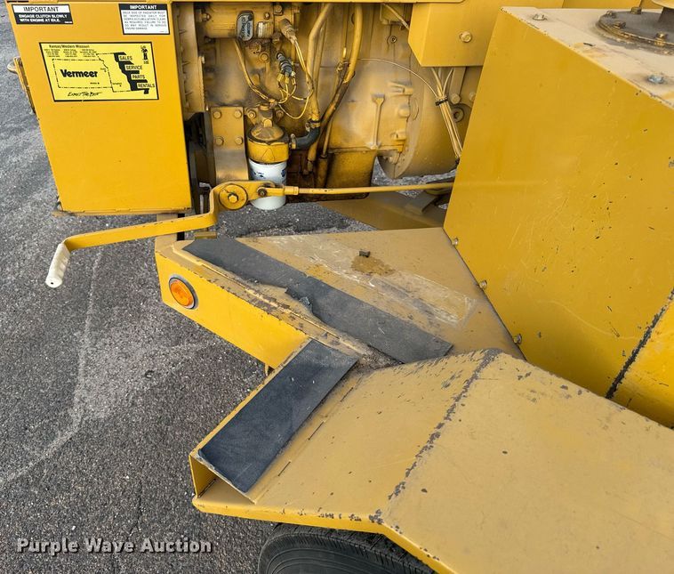 image for item NN9734 1992 Vermeer 1250 wood chipper