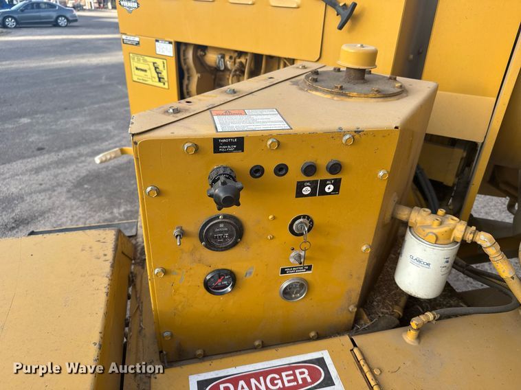 image for item NN9734 1992 Vermeer 1250 wood chipper