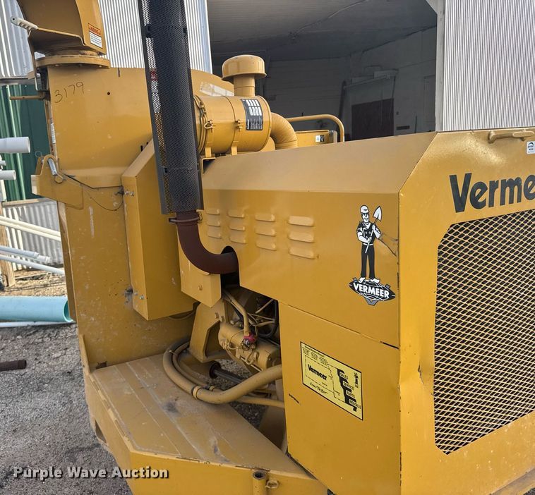 image for item NN9734 1992 Vermeer 1250 wood chipper