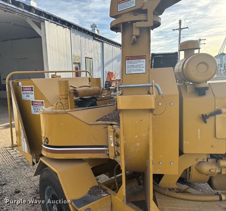 image for item NN9734 1992 Vermeer 1250 wood chipper