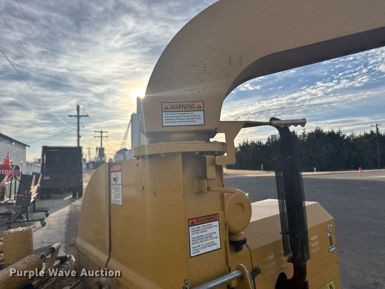 image for item NN9734 1992 Vermeer 1250 wood chipper