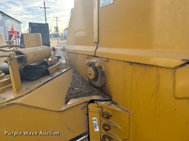 image for item NN9734 1992 Vermeer 1250 wood chipper