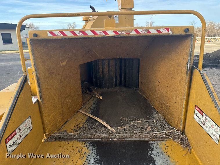 image for item NN9734 1992 Vermeer 1250 wood chipper