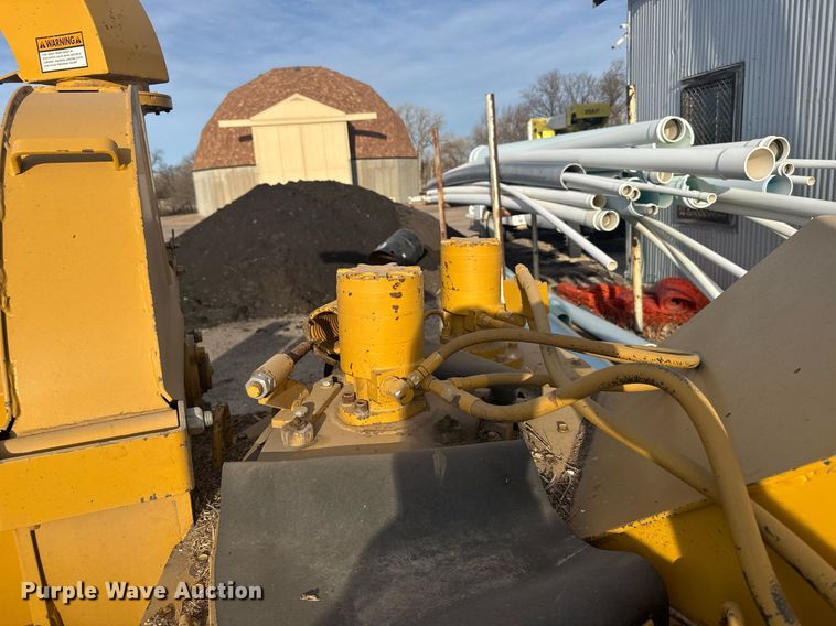 image for item NN9734 1992 Vermeer 1250 wood chipper