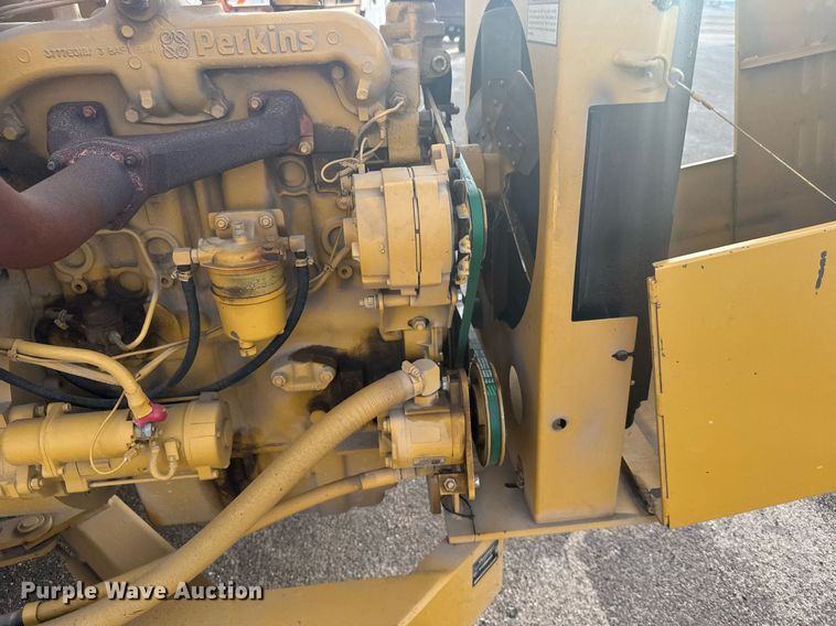 image for item NN9734 1992 Vermeer 1250 wood chipper