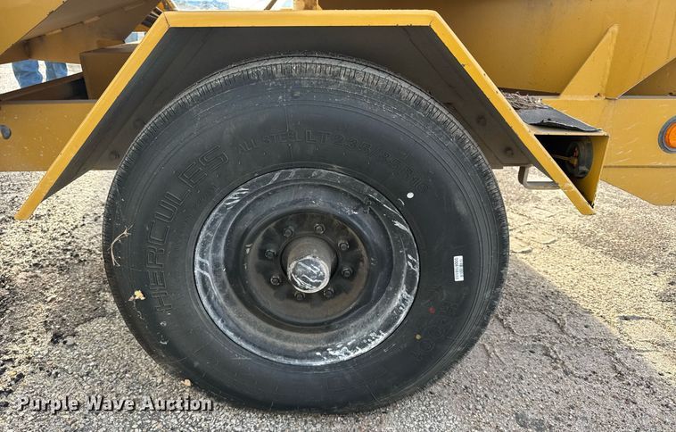 image for item NN9734 1992 Vermeer 1250 wood chipper