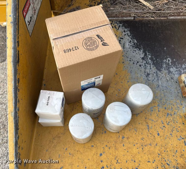 image for item NN9734 1992 Vermeer 1250 wood chipper