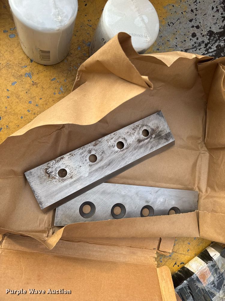 image for item NN9734 1992 Vermeer 1250 wood chipper