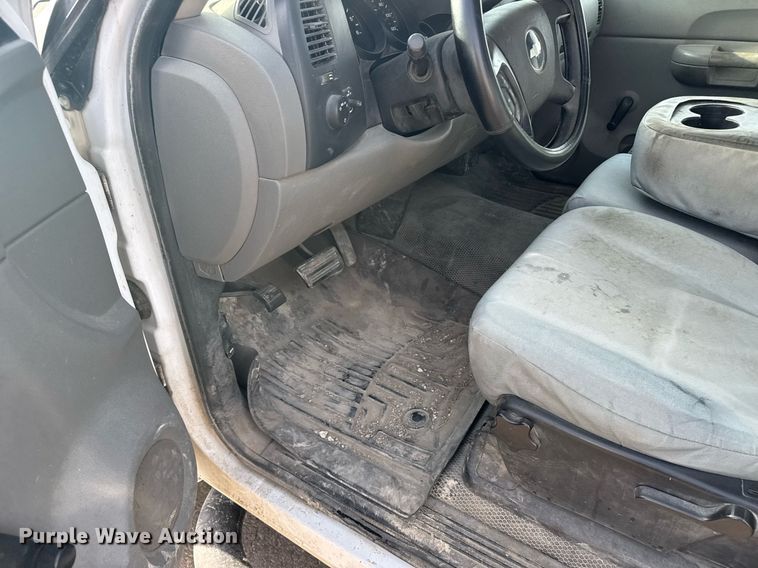 image for item NN9735 2008 Chevrolet Silverado 1500 pickup truck