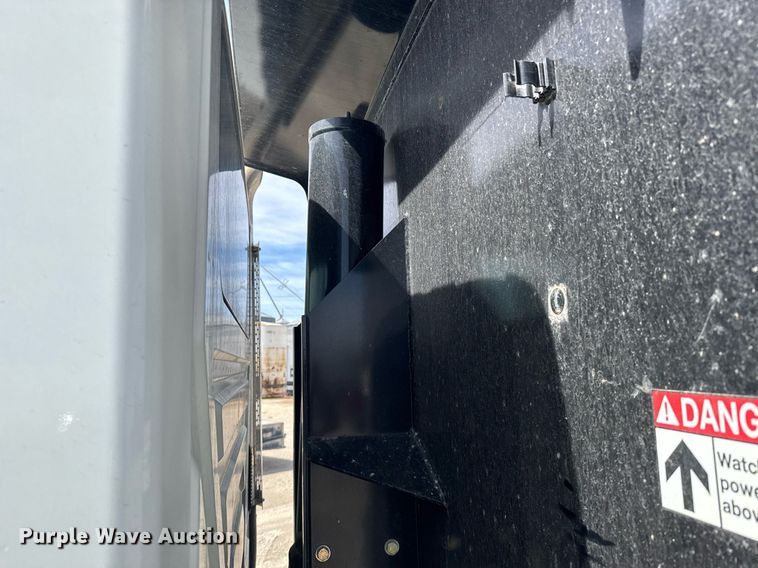 image for item NN9740 2002 International 7400 dump truck