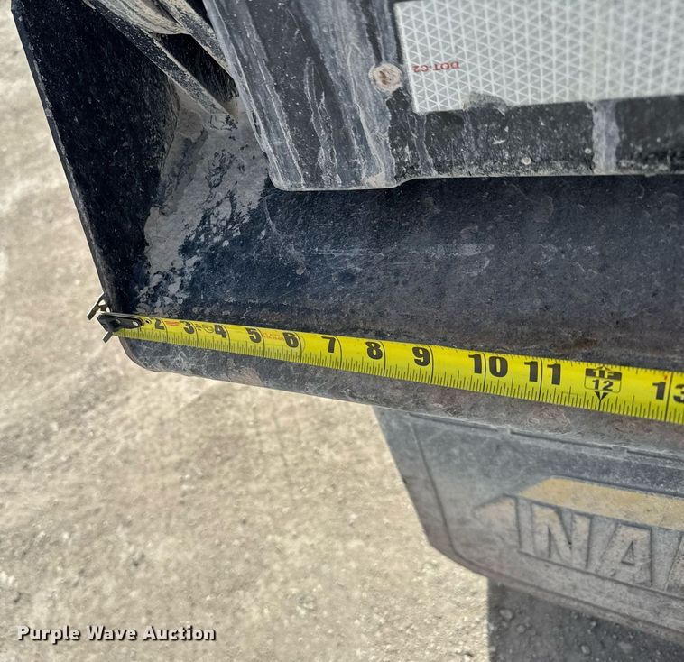 image for item NN9740 2002 International 7400 dump truck