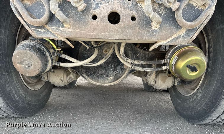 image for item NN9740 2002 International 7400 dump truck