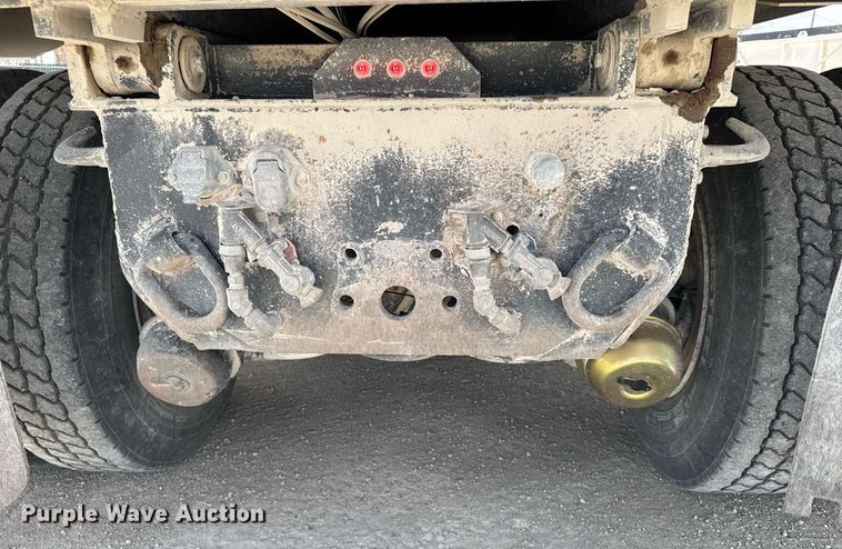 image for item NN9740 2002 International 7400 dump truck