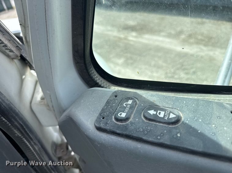 image for item NN9740 2002 International 7400 dump truck