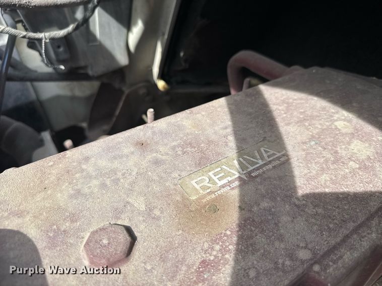 image for item NN9740 2002 International 7400 dump truck