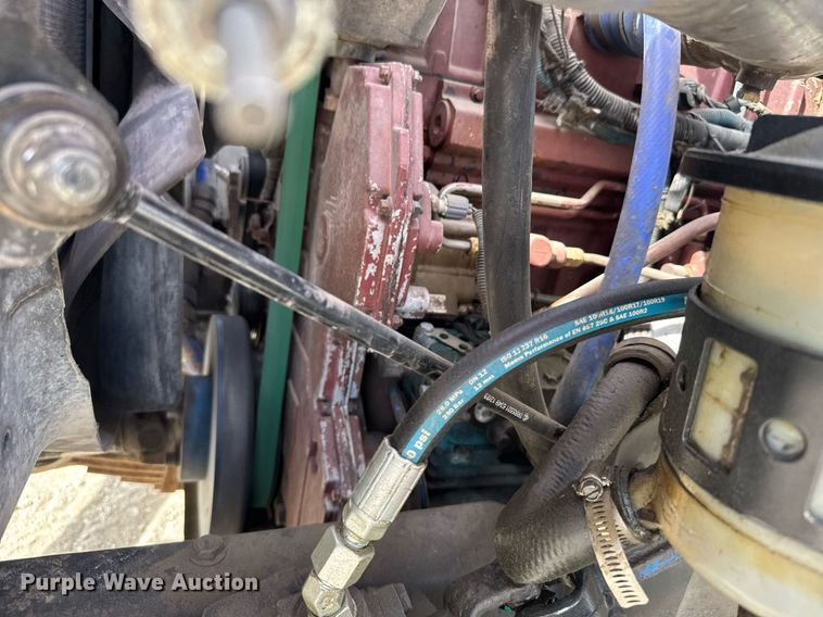 image for item NN9740 2002 International 7400 dump truck