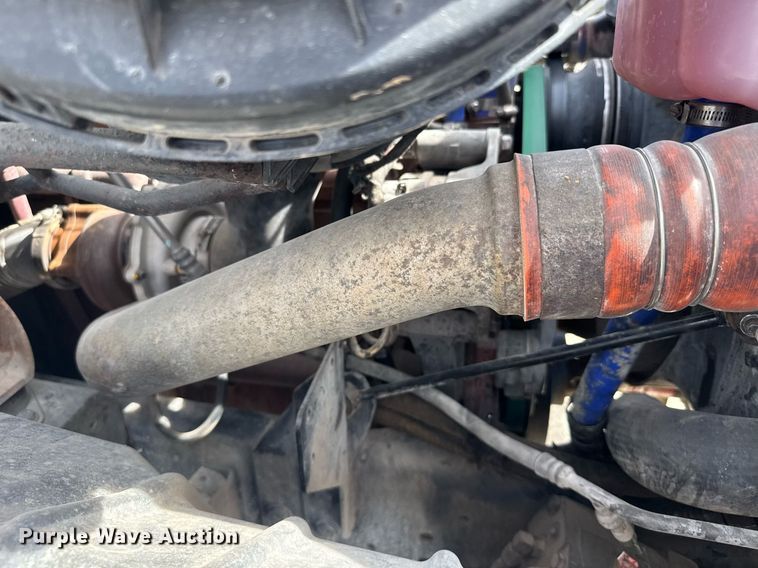 image for item NN9740 2002 International 7400 dump truck