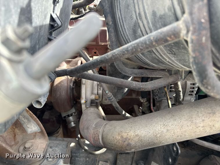 image for item NN9740 2002 International 7400 dump truck