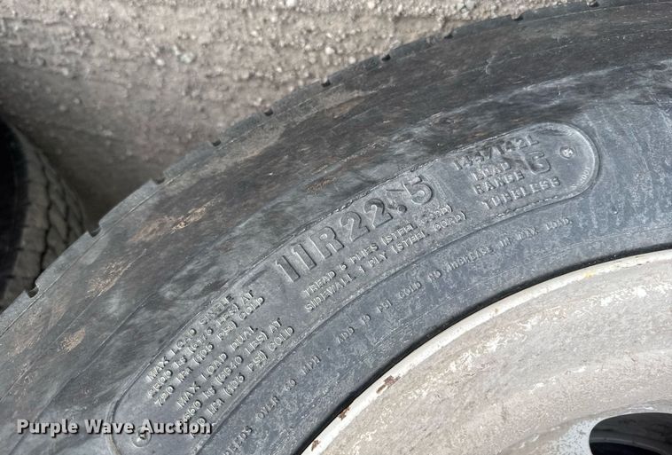 image for item NN9740 2002 International 7400 dump truck