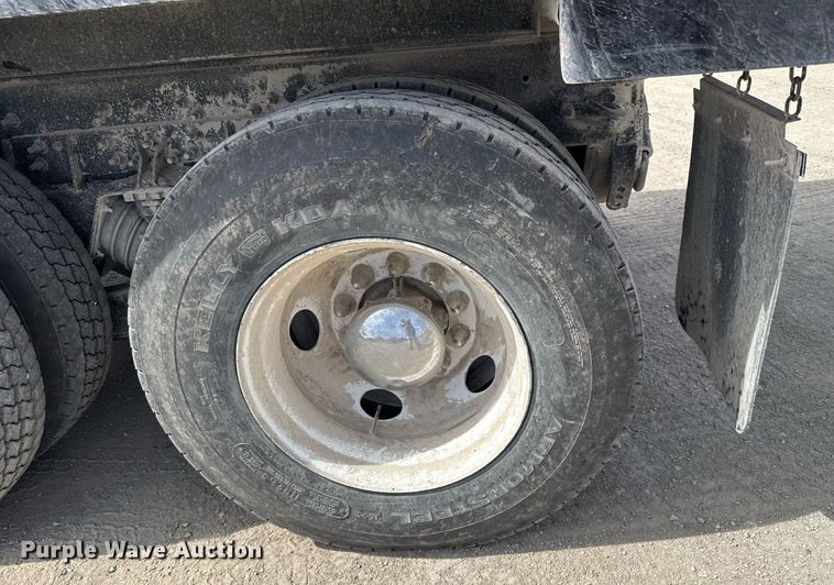 image for item NN9740 2002 International 7400 dump truck