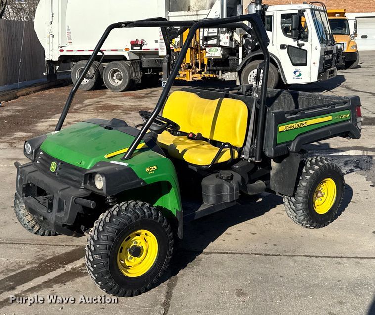 image for item NN9743 2013 John Deere 825i utility vehicle