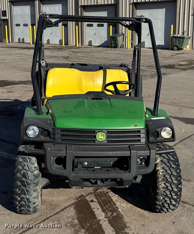 image for item NN9743 2013 John Deere 825i utility vehicle