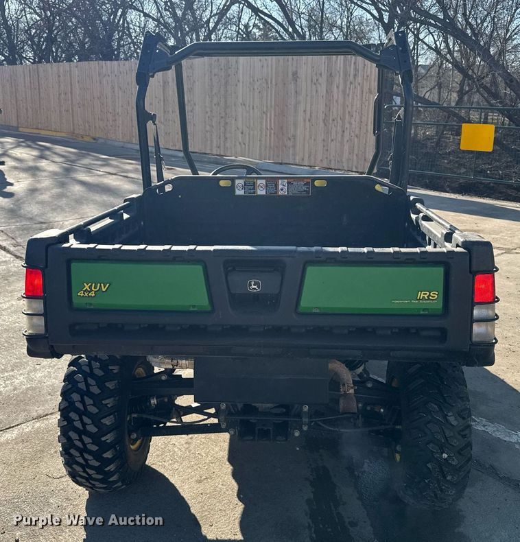 image for item NN9743 2013 John Deere 825i utility vehicle