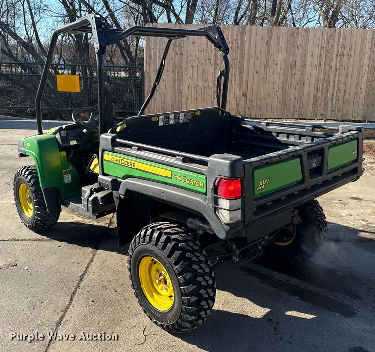 image for item NN9743 2013 John Deere 825i utility vehicle