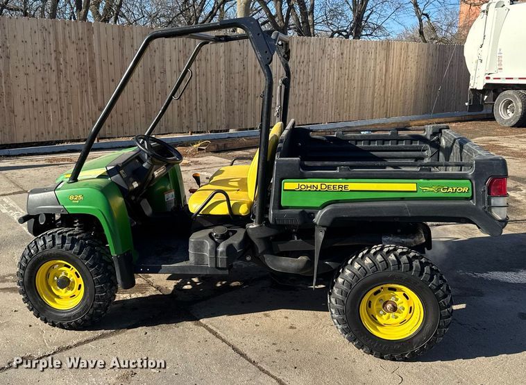 image for item NN9743 2013 John Deere 825i utility vehicle