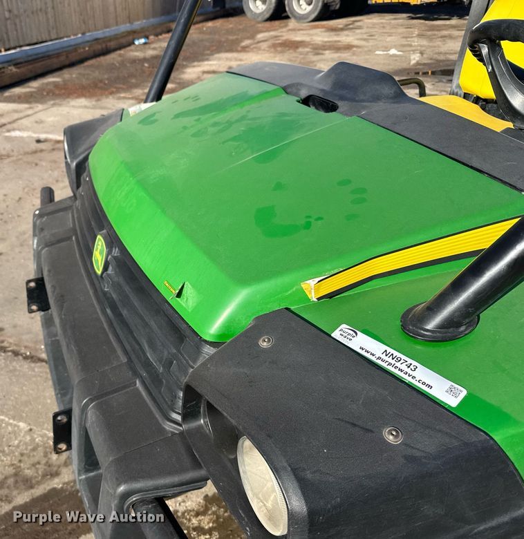 image for item NN9743 2013 John Deere 825i utility vehicle