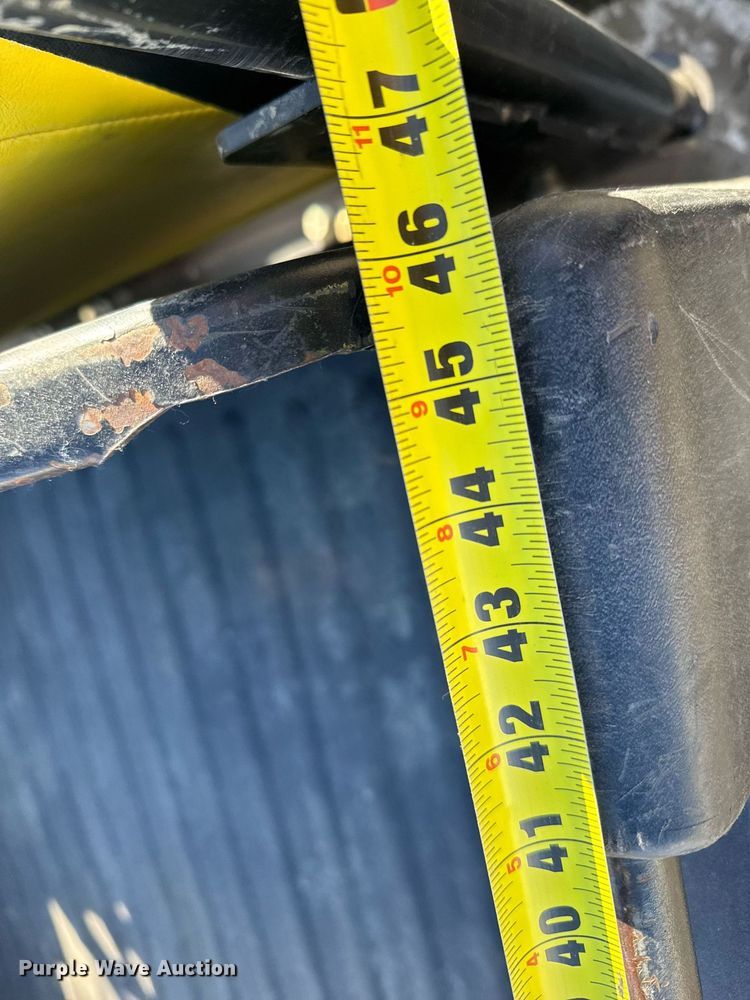 image for item NN9743 2013 John Deere 825i utility vehicle