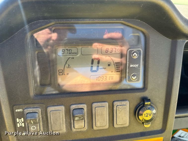 image for item NN9743 2013 John Deere 825i utility vehicle