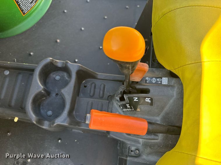 image for item NN9743 2013 John Deere 825i utility vehicle