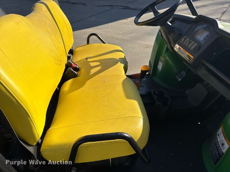 image for item NN9743 2013 John Deere 825i utility vehicle