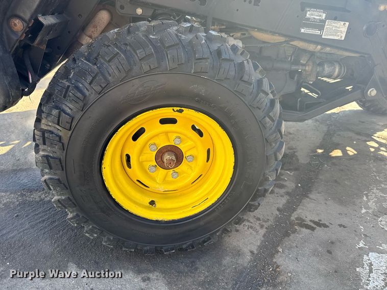 image for item NN9743 2013 John Deere 825i utility vehicle