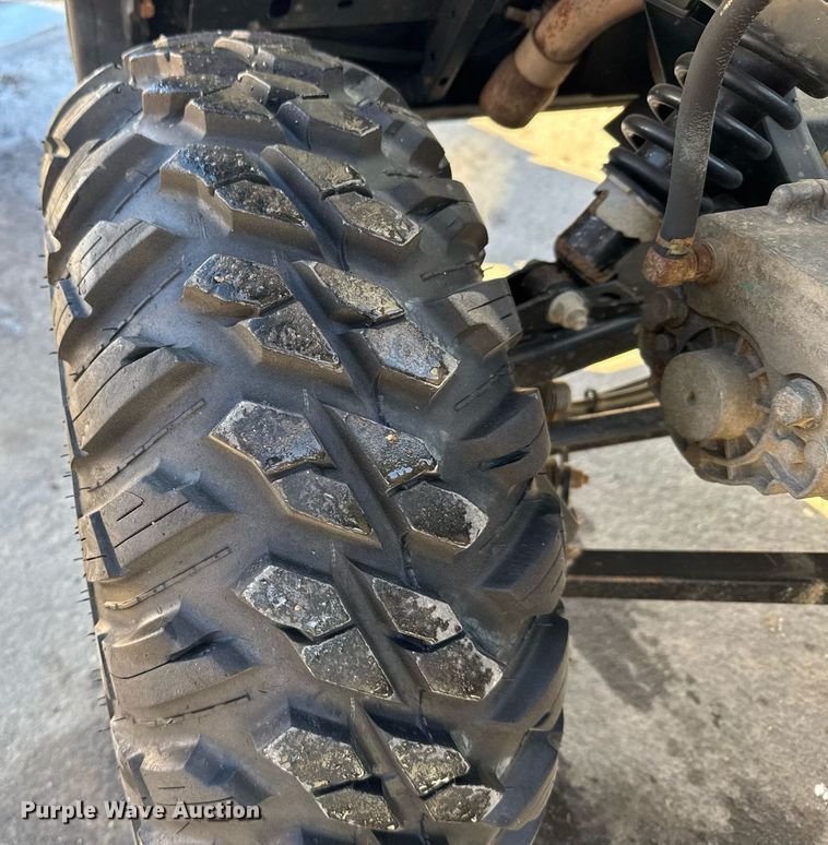 image for item NN9743 2013 John Deere 825i utility vehicle