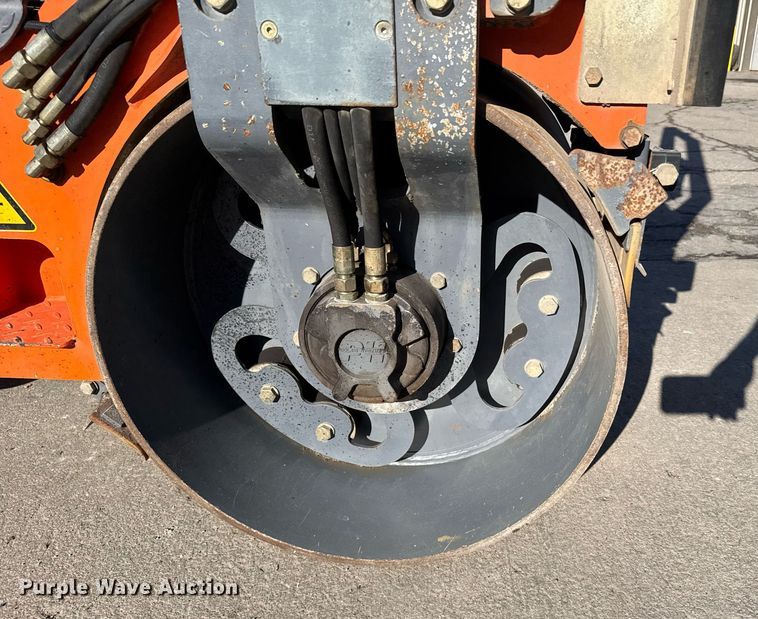 image for item NN9744 2004 Hamm HD10 double drum vibratory roller