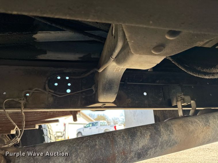 image for item NN9746 2003 Chevrolet C6500 chipper truck