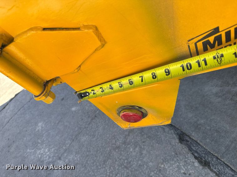 image for item NN9746 2003 Chevrolet C6500 chipper truck