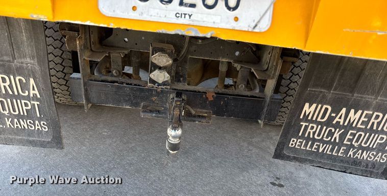 image for item NN9746 2003 Chevrolet C6500 chipper truck